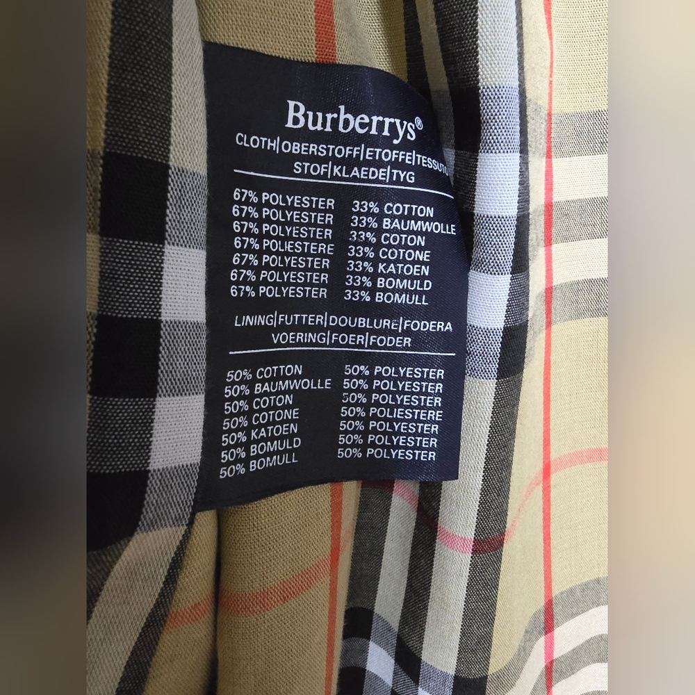 Vintage Burberry Classic Beige Trench Coat, With Removable Wool Liner - Picture 10 of 16